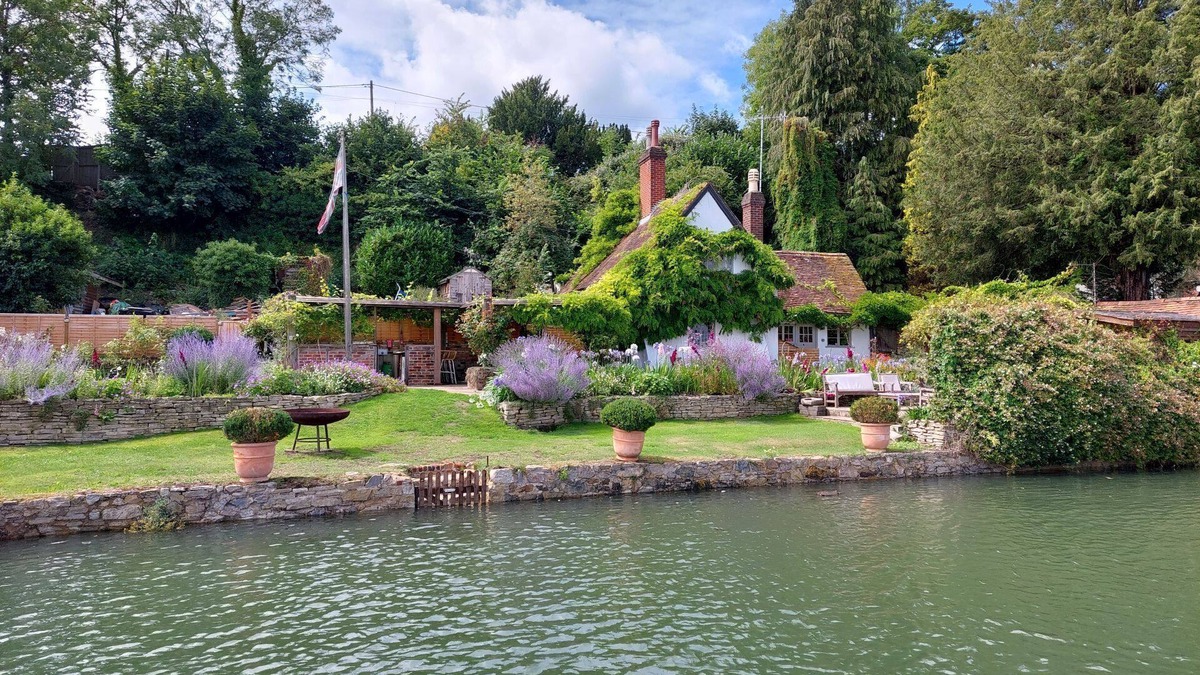 Bursledon Cottage | Hamble Riverside Cottage - Luxury Cottages