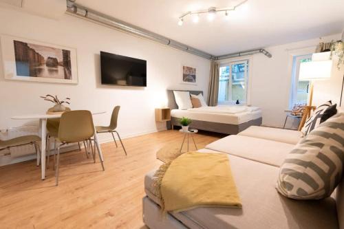Rotherbaum Apartment | Hamburg City Apartment for 5