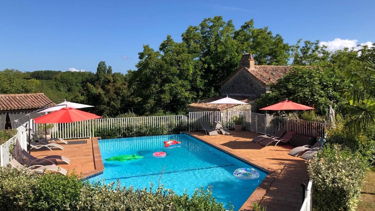 Lolme House | Hameau de 3 Maisons Individuelles en Pierre Avec Piscine à Débordement