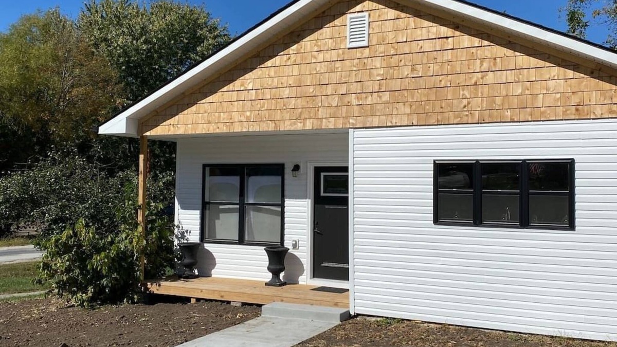 Hamilton House | Hamilton Getaway -Entire House in DT Hamilton