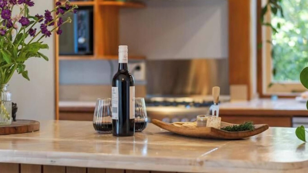 Hamilton East House | Hamilton Hideaway - Close to Town