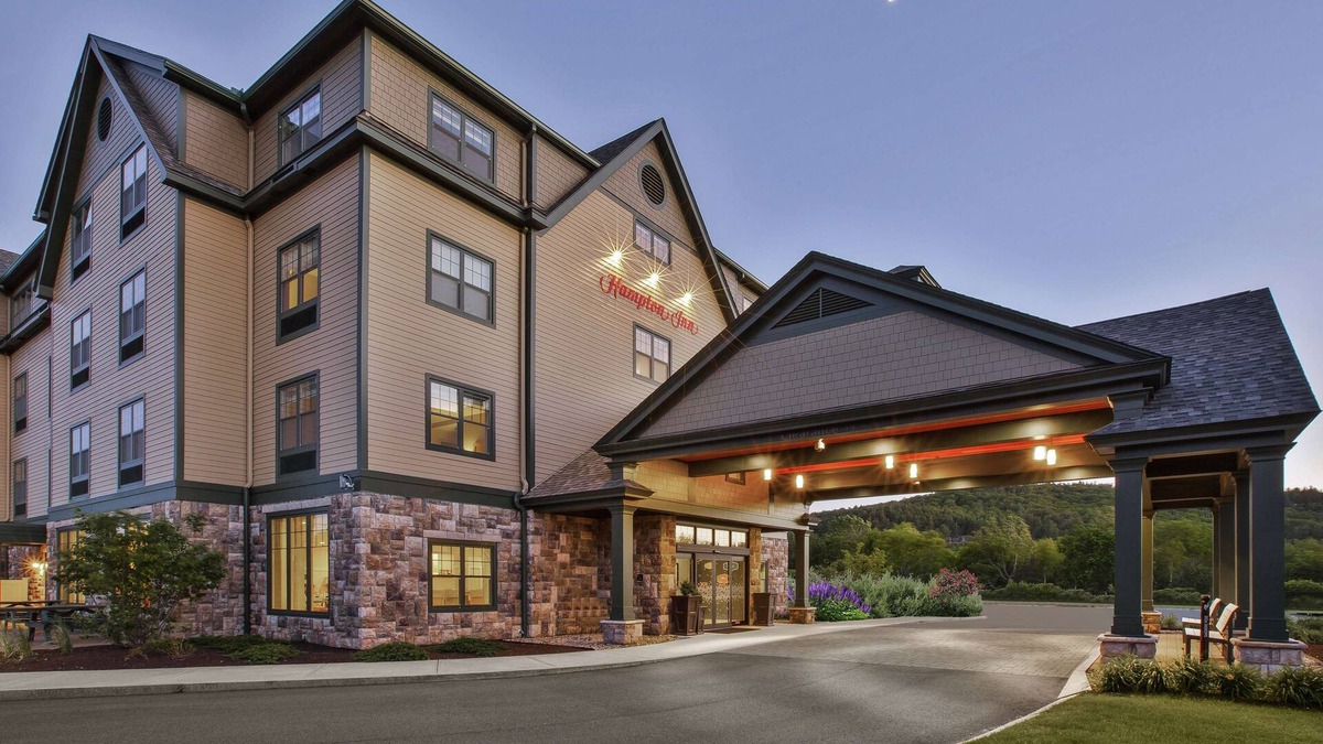Bar Harbor Hotel | Hampton by Hilton Bar Harbor