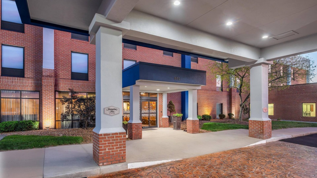 Akron Hotel | Hampton Inn Akron-South