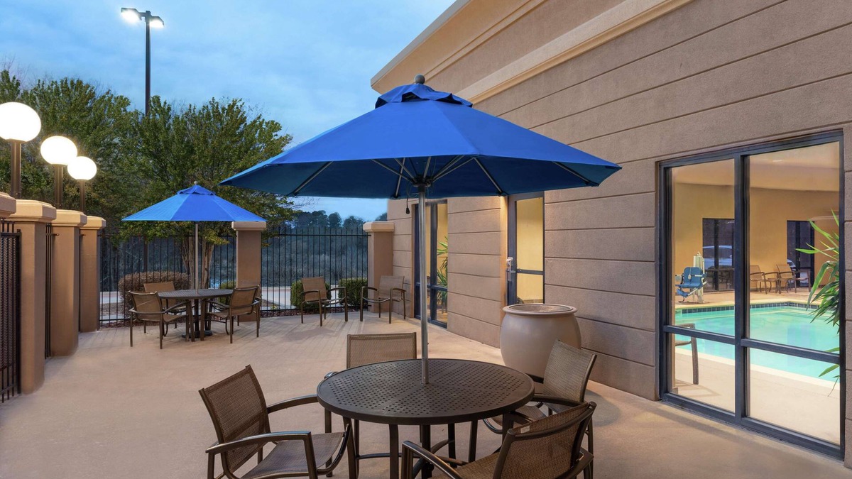 Pine Bluff Hotel | Hampton Inn and Suites Pine Bluff