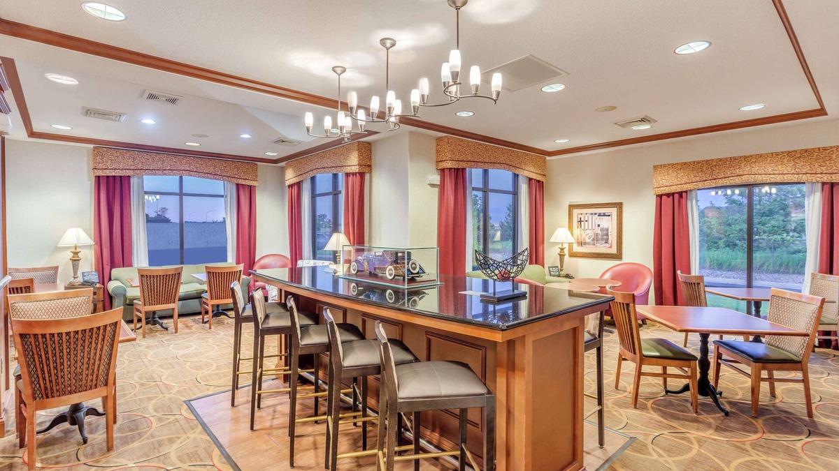 Auburn Hotel | Hampton Inn Auburn