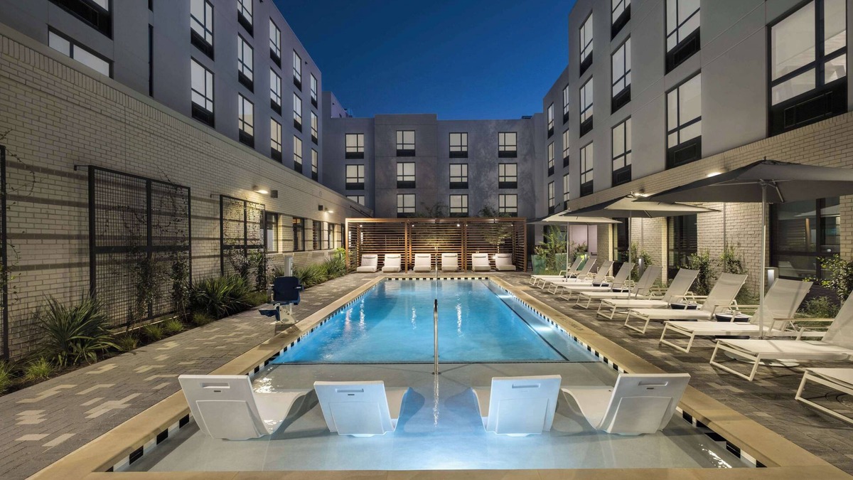 Holly Hotel | Hampton Inn Austin East Side 5th Street