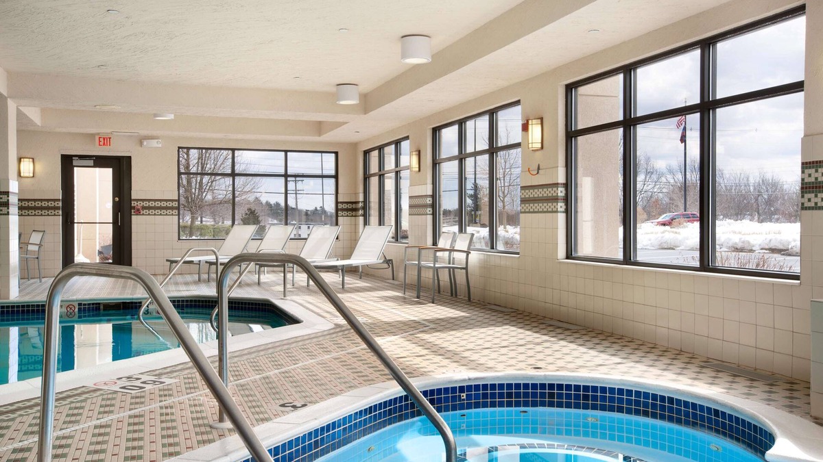 Braintree Hotel | Hampton Inn Boston/Braintree