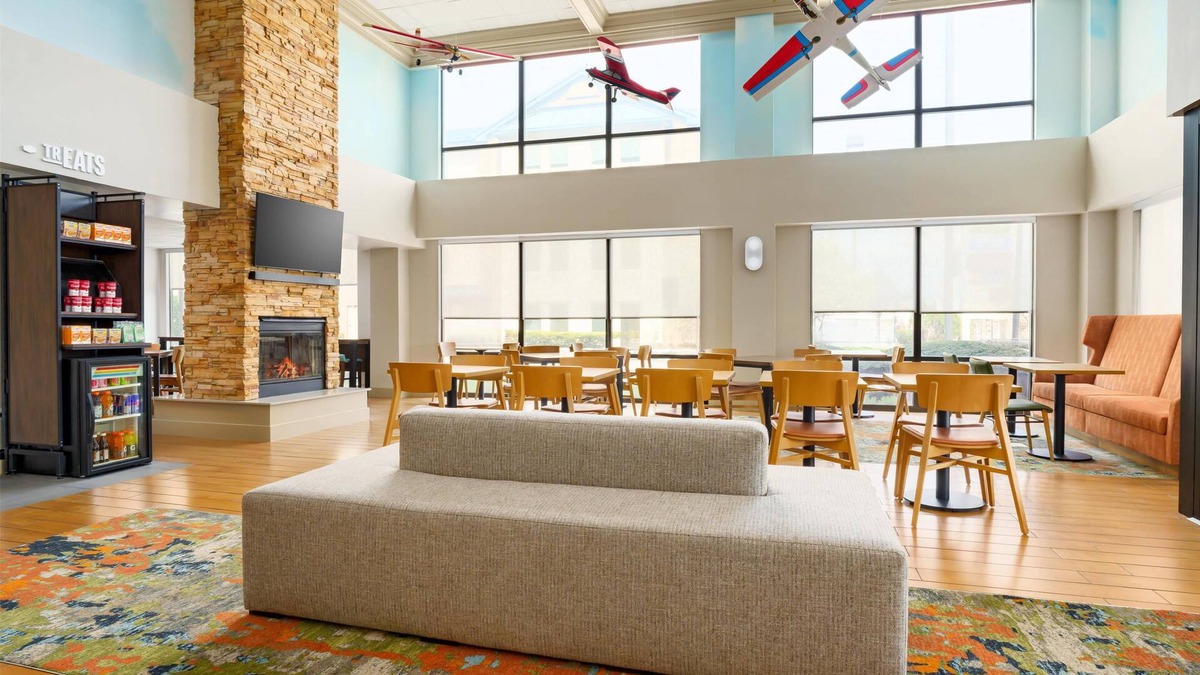 Bedford Park Hotel | Hampton Inn by Hilton Chicago-Midway Airport