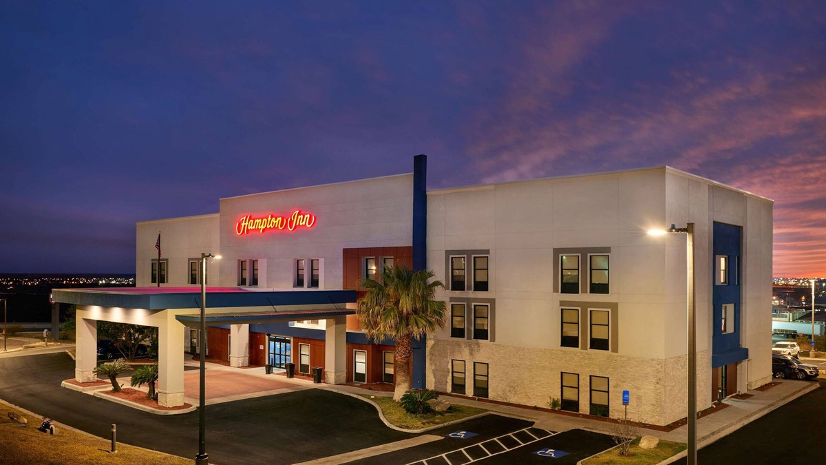Eagle Pass Hotel | Hampton Inn by Hilton Eagle Pass