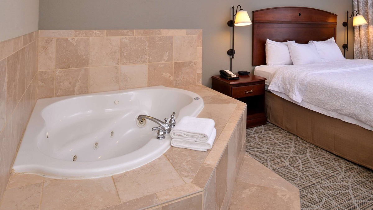 Litchfield Hotel | Hampton Inn by Hilton Litchfield