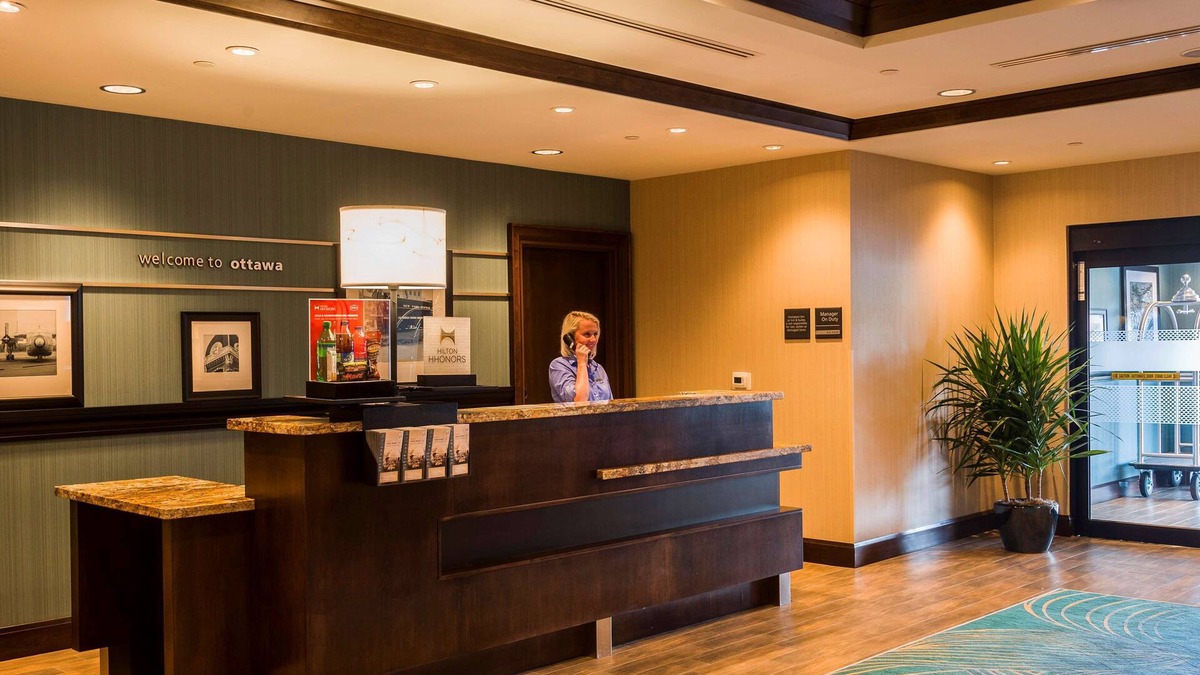 Ottawa Division Hotel | Hampton Inn by Hilton Ottawa Airport, ON, CN