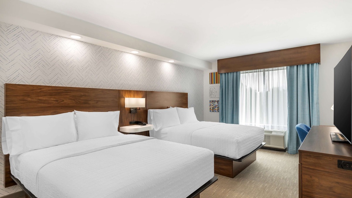 Southern Estates Hotel | Hampton Inn by Hilton Petersburg Ft. Gregg Adams
