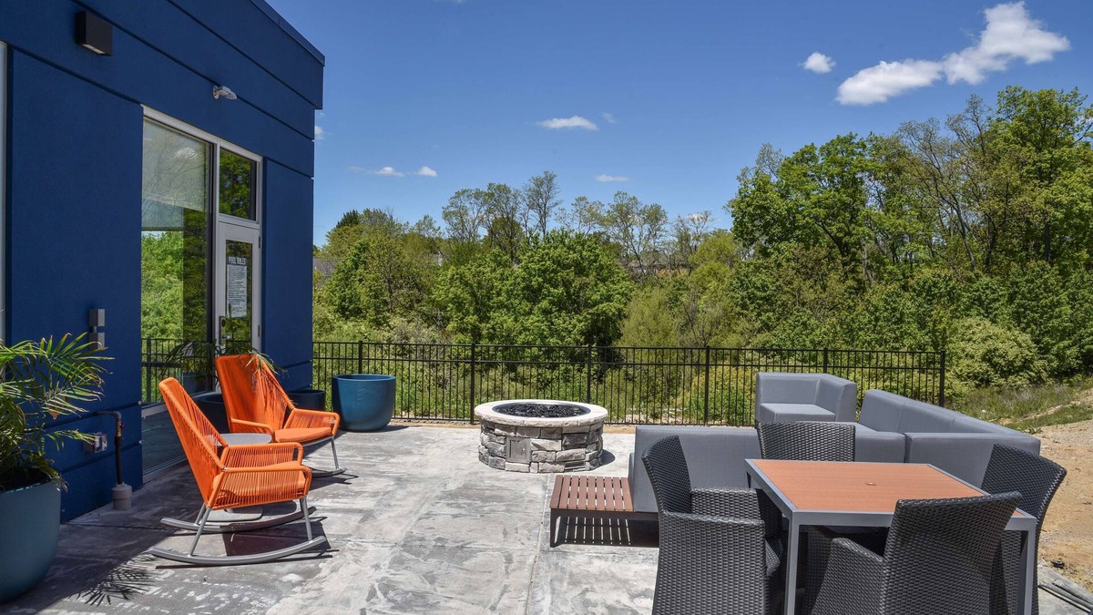 Walton Hotel | Hampton Inn by Hilton Richwood Cincinnati South