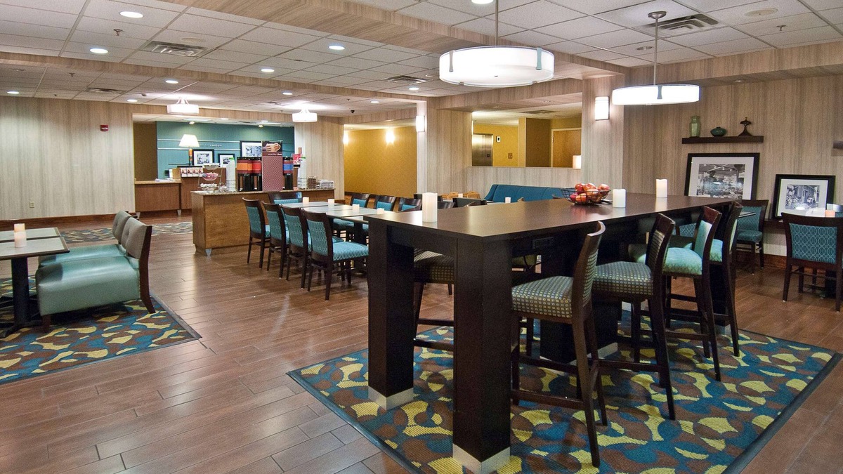Canton Hotel | Hampton Inn Canton