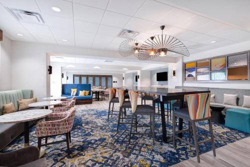 Orland Park Hotel | Hampton Inn Chicago Orland Park