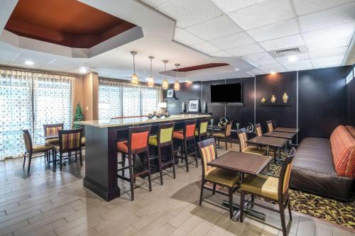 Newbern Hotel | Hampton Inn Dublin
