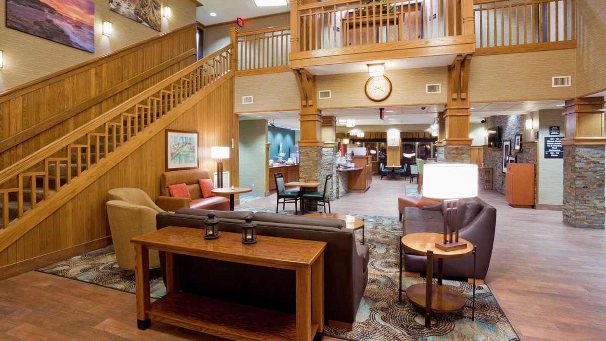 Canal Park Hotel | Hampton Inn Duluth Canal Park
