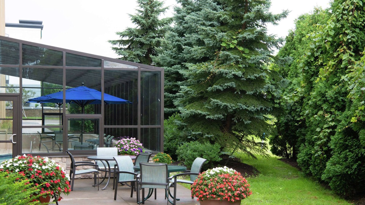 Erie Hotel | Hampton Inn Erie-South