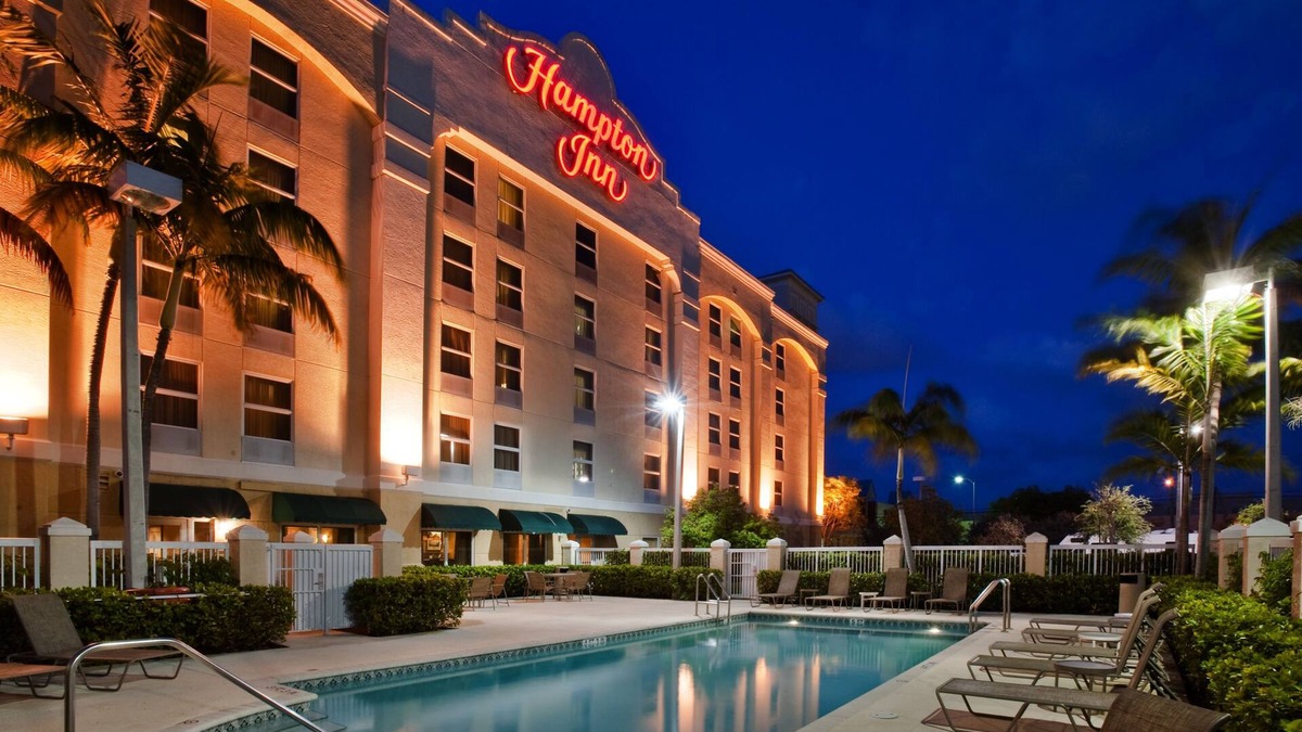 River Oaks Hotel | Hampton Inn Ft. Lauderdale Airport North Cruise Port