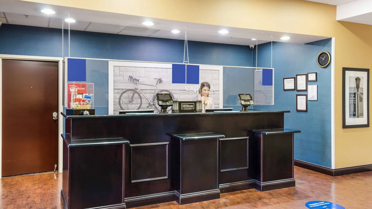 Galax Hotel | Hampton Inn Galax