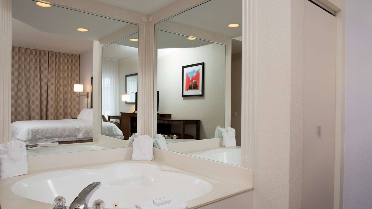 Wyoming Hotel | Hampton Inn Grand Rapids-South