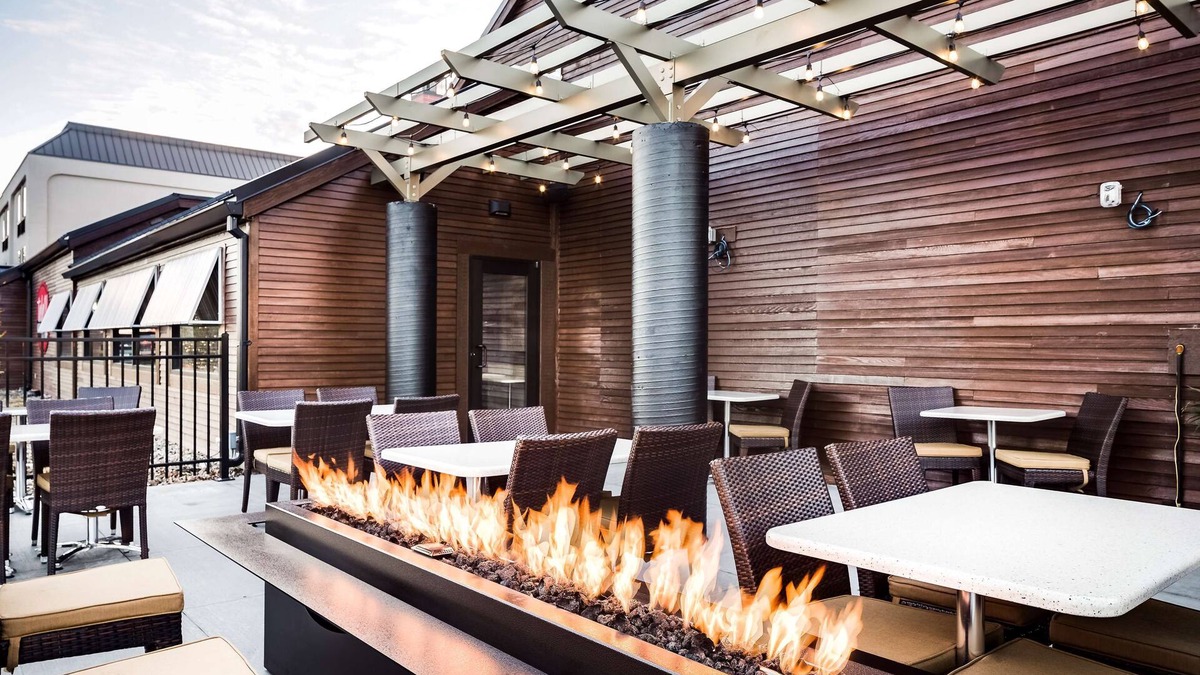 Lincoln Hotel | Hampton Inn Iowa City/Coralville