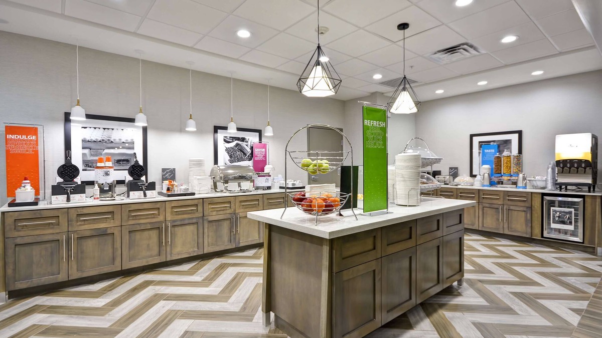 Kyle Hotel | Hampton Inn Kyle