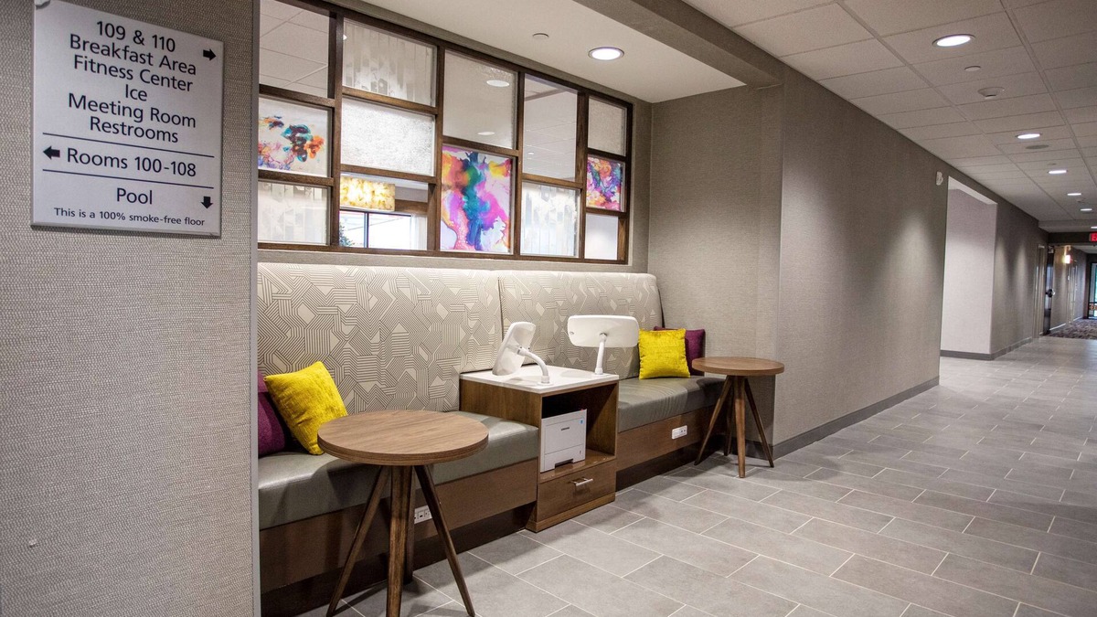 Parkers Crossroads Hotel | Hampton Inn Lexington, TN