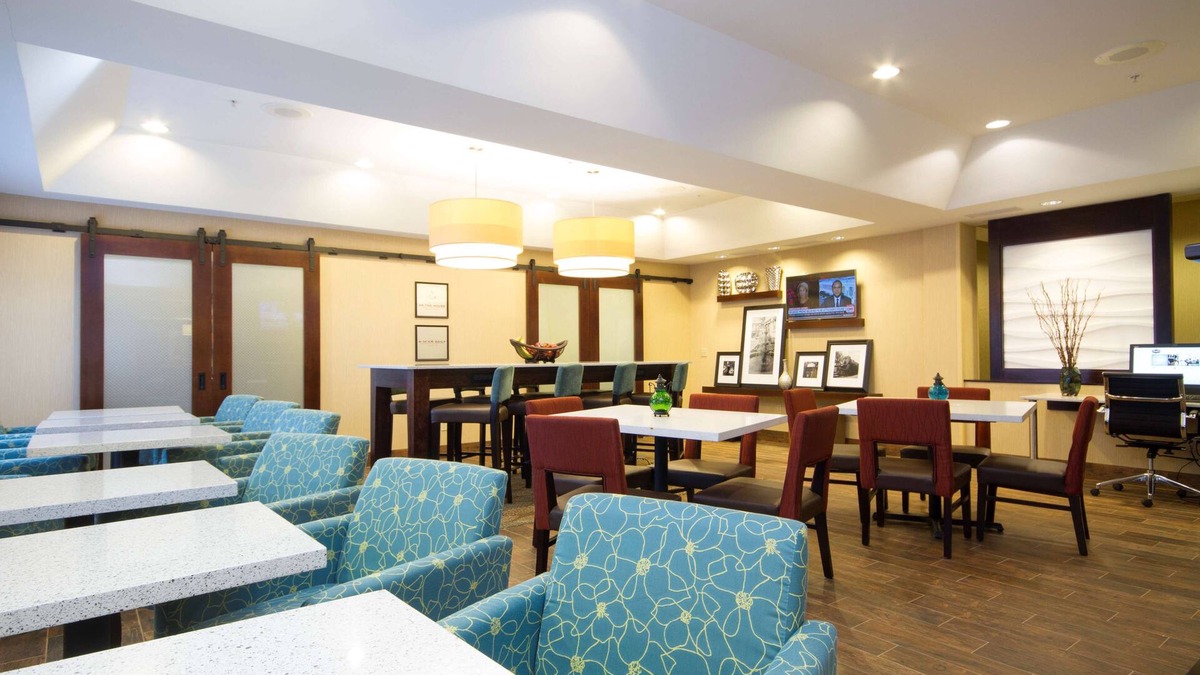 Marshall Hotel | Hampton Inn Marshall