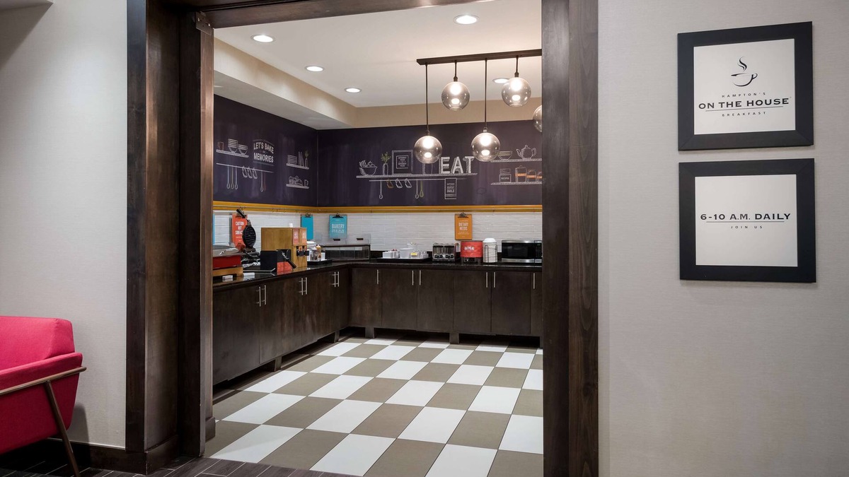 Marshall Hotel | Hampton Inn Marshall