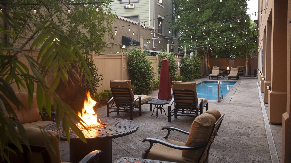 Touro Hotel | Hampton Inn New Orleans-St. Charles Ave./Garden District