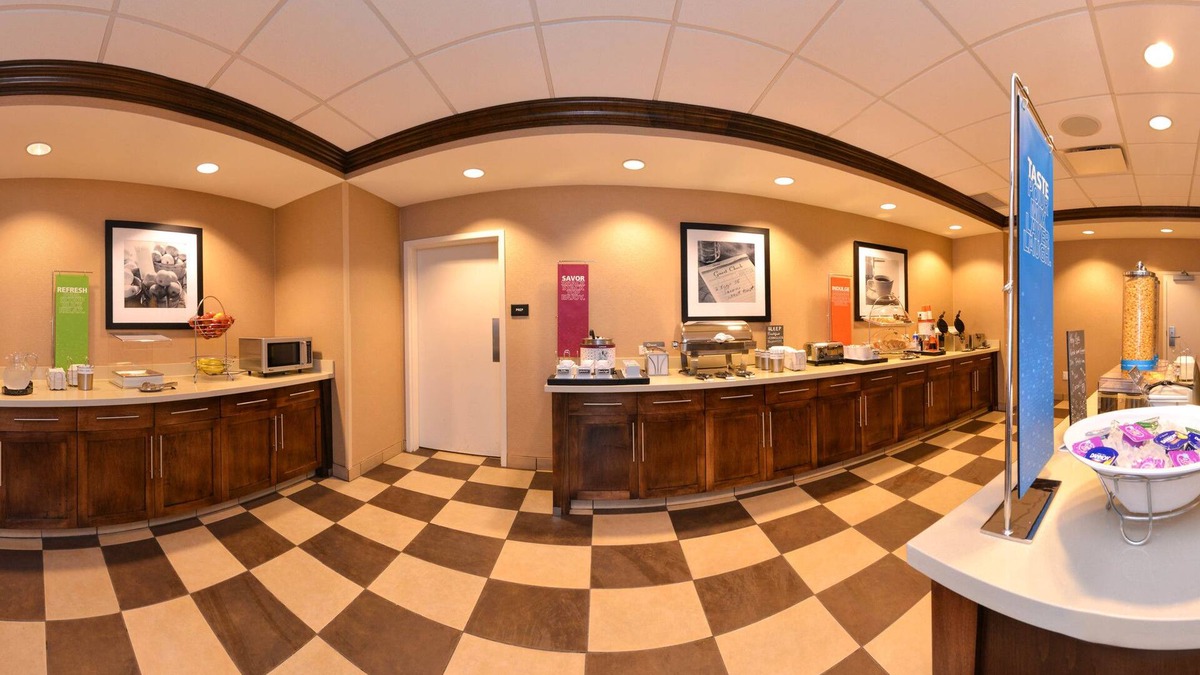 Aksarben - Elmwood Park Hotel | Hampton Inn Omaha Midtown-Aksarben Area
