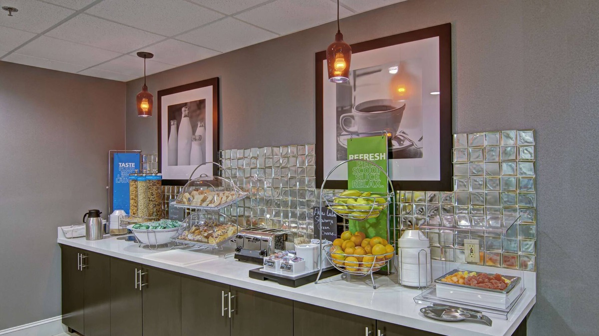 Salem Hotel | Hampton Inn Salem, VA