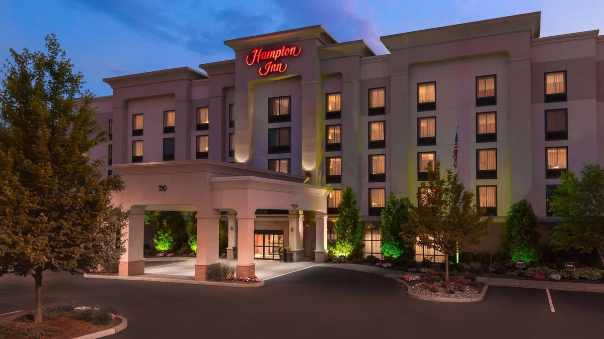 Enfield Hotel | Hampton Inn Springfield South Enfield