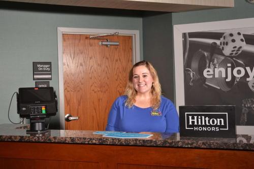 Springfield Hotel | Hampton Inn Springfield-South