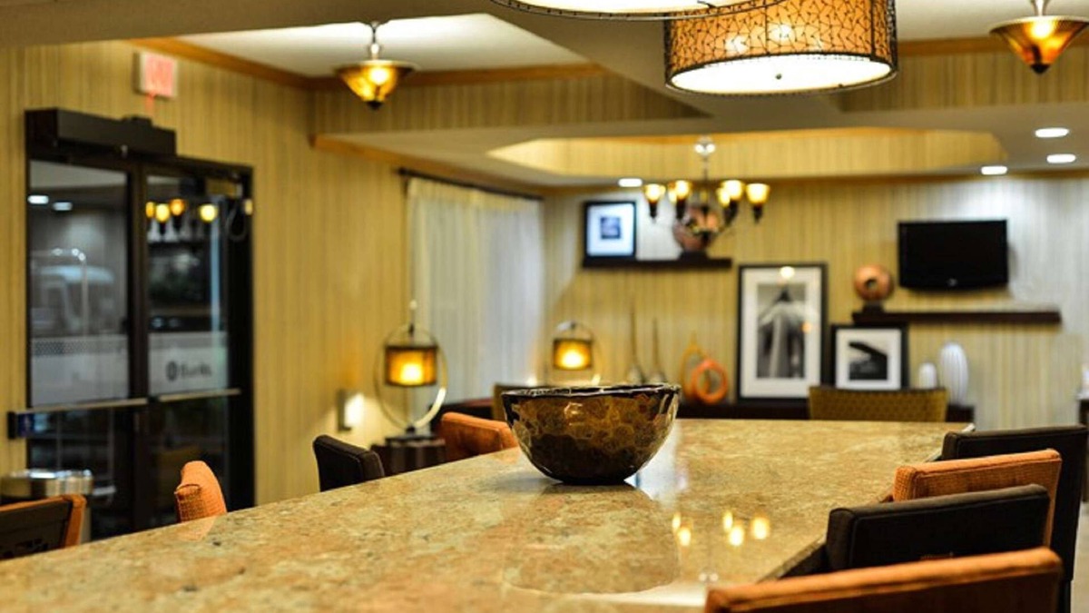 Mongo Hotel | Hampton Inn Sturgis-Lagrange Area