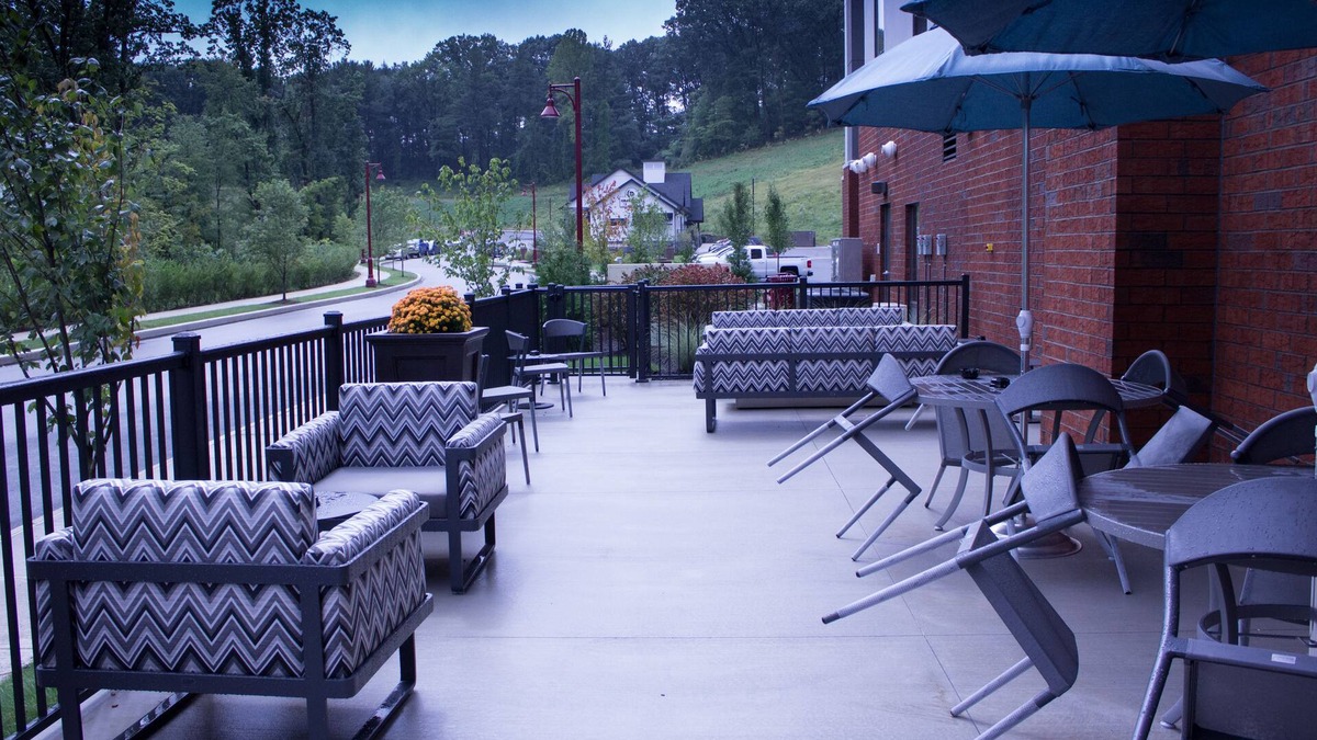 Cranberry Township Hotel | Hampton Inn & Suites Cranberry Pittsburgh