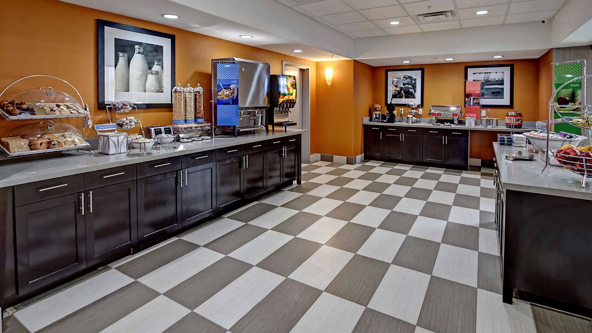 Ada Hotel | Hampton Inn & Suites Ada