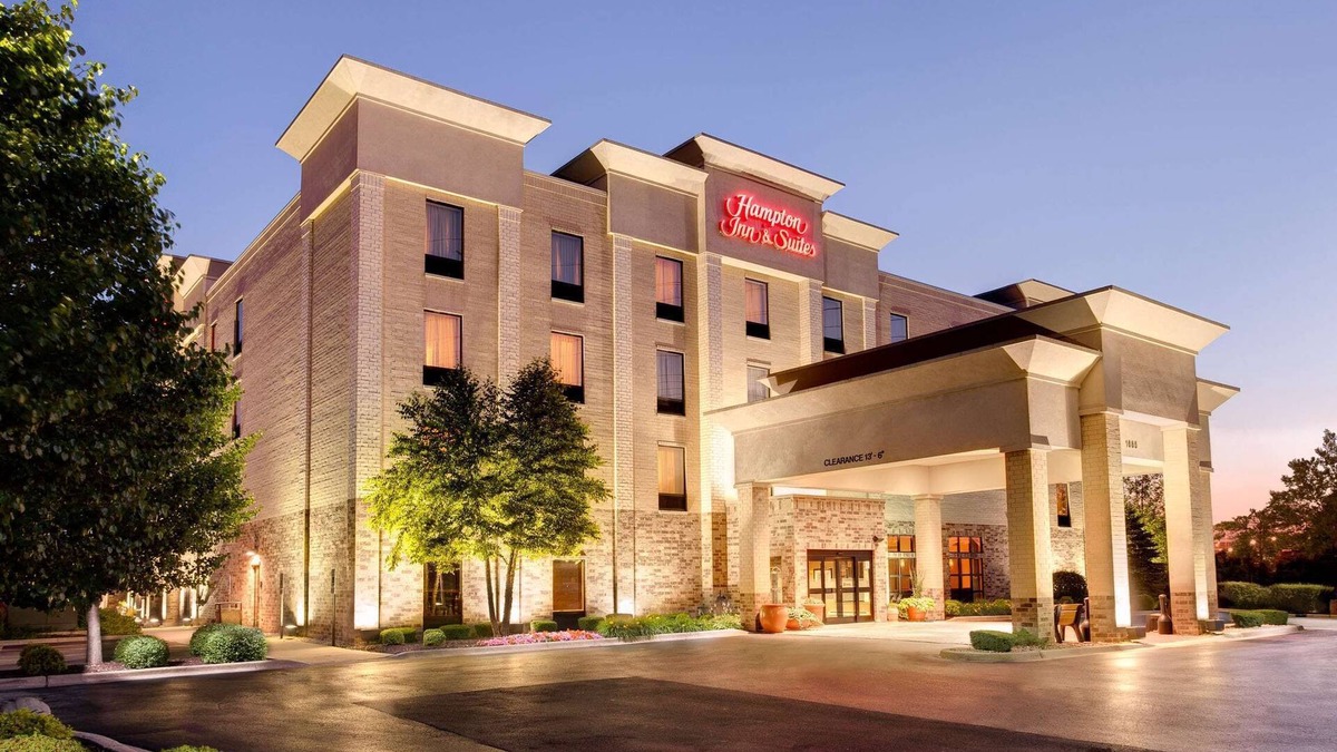 Addison Hotel | Hampton Inn & Suites Addison