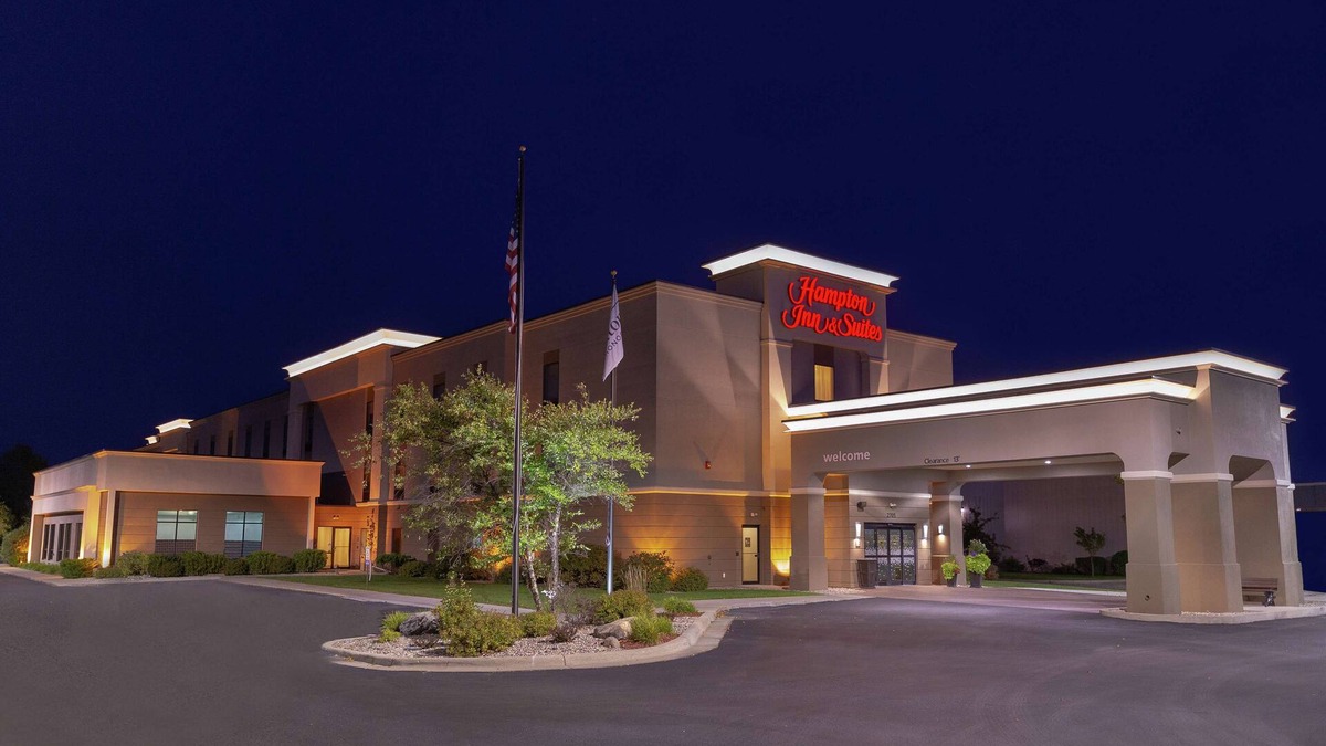 Alexandria Hotel | Hampton Inn & Suites Alexandria
