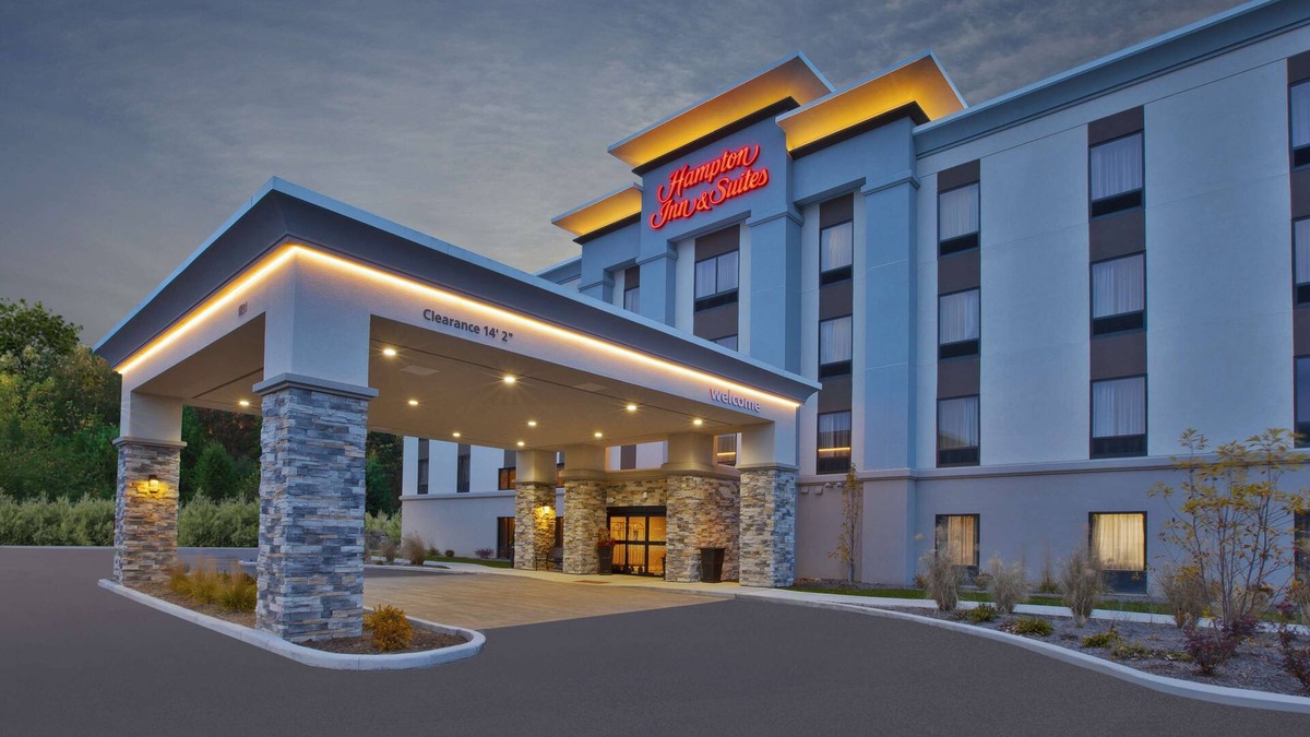 Alliance Hotel | Hampton Inn & Suites Alliance