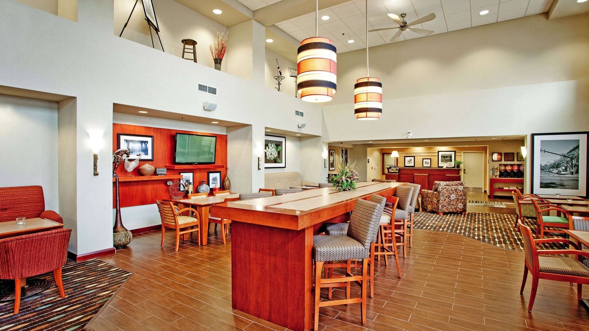 Barrie Hotel | Hampton Inn & Suites Barrie