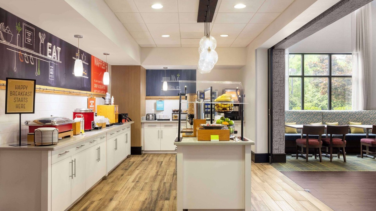 Crestline Heights Hotel | Hampton Inn & Suites Birmingham/280 East-Eagle Point