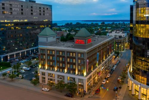 Downtown Buffalo Hotel | Hampton Inn & Suites Buffalo/Downtown