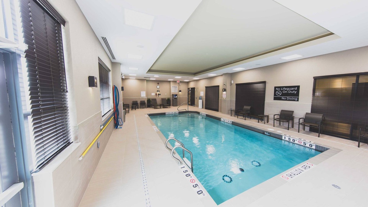 Bolton Hotel | Hampton Inn & Suites by Hilton Bolton