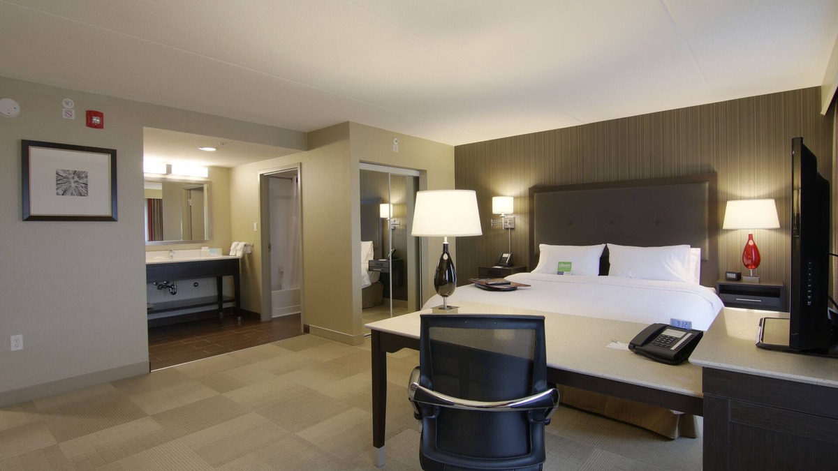 Markham Hotel | Hampton Inn & Suites by Hilton Toronto Markham