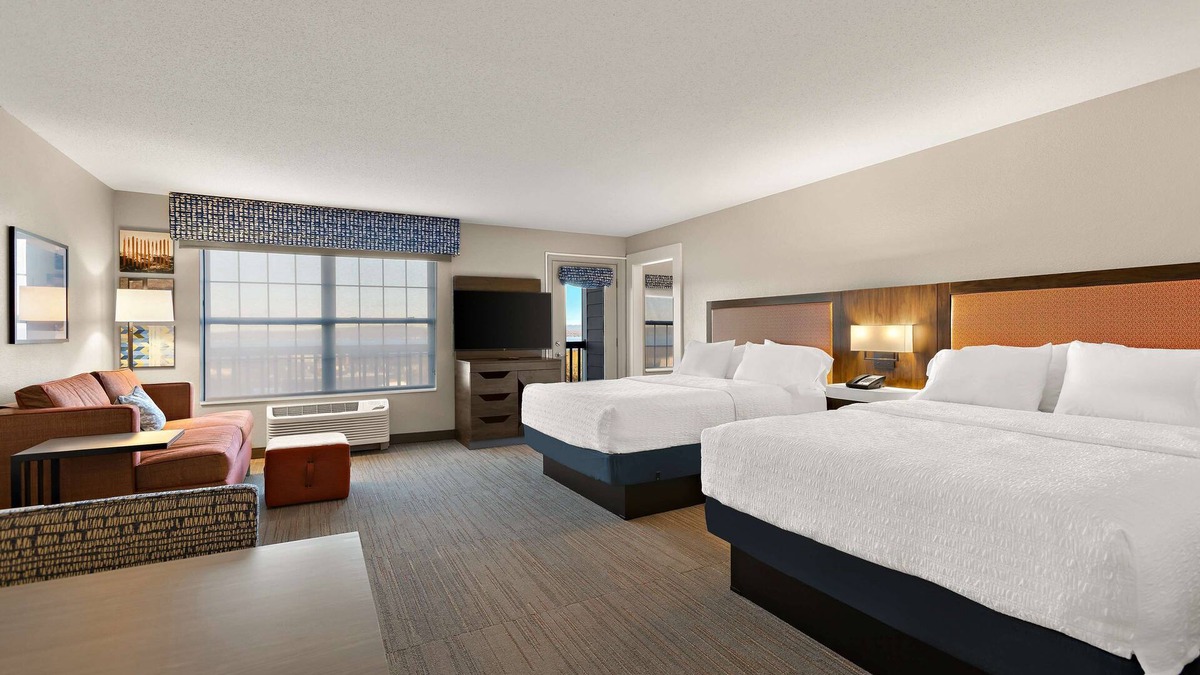 Petoskey Hotel | Hampton Inn & Suites by Hilton Petoskey