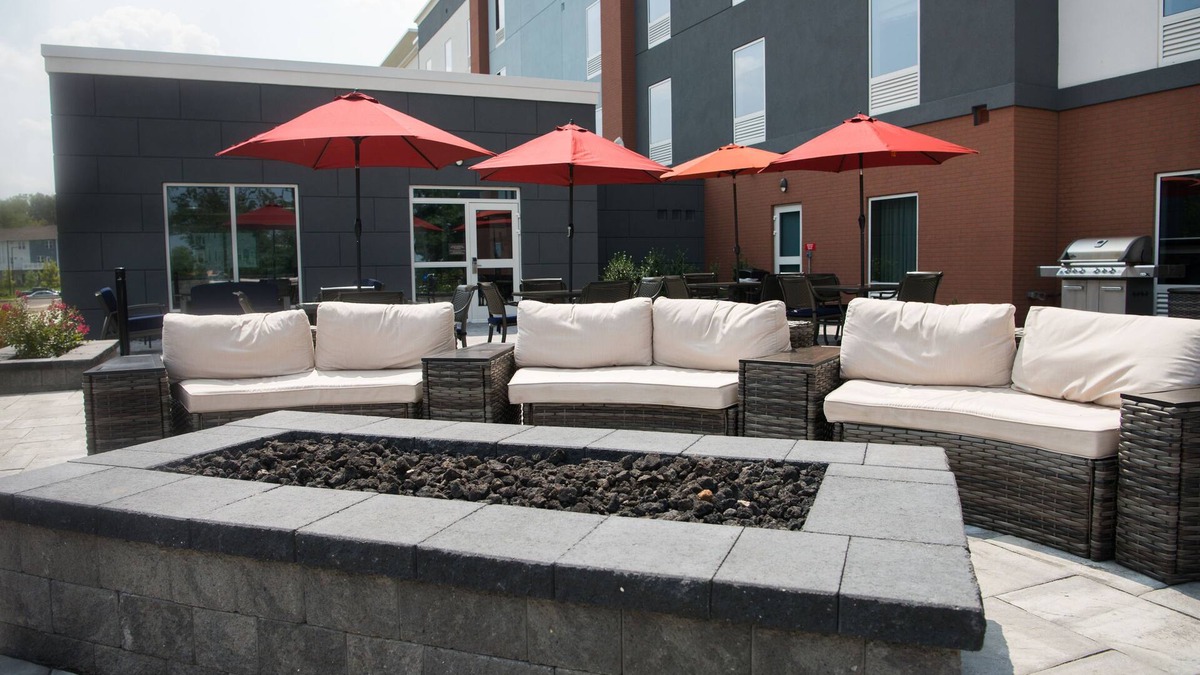 Warrington Hotel | Hampton Inn & Suites by Hilton Warrington Horsham