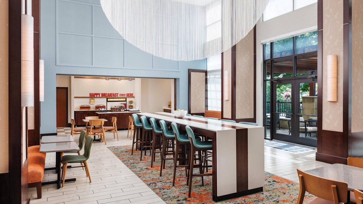 Twin Brook Hotel | Hampton Inn & Suites Chattanooga/Hamilton Place
