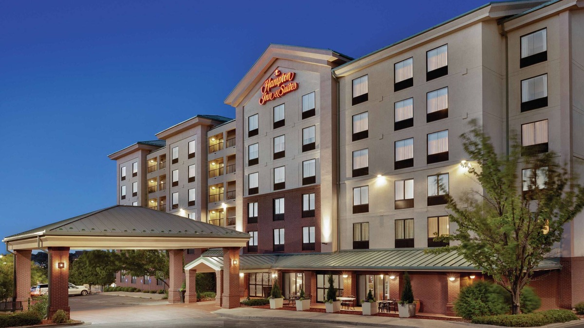 Glendale Hotel | Hampton Inn & Suites Denver - Cherry Creek